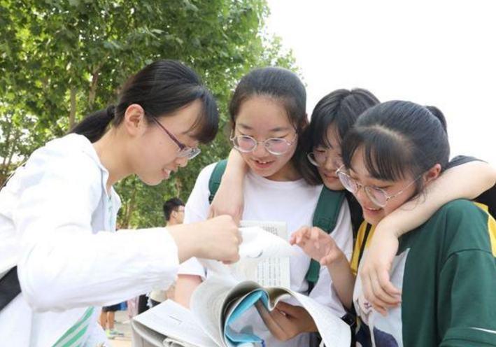 985和211及普通本有什么区别？通过3张图直接再现，真的好真实