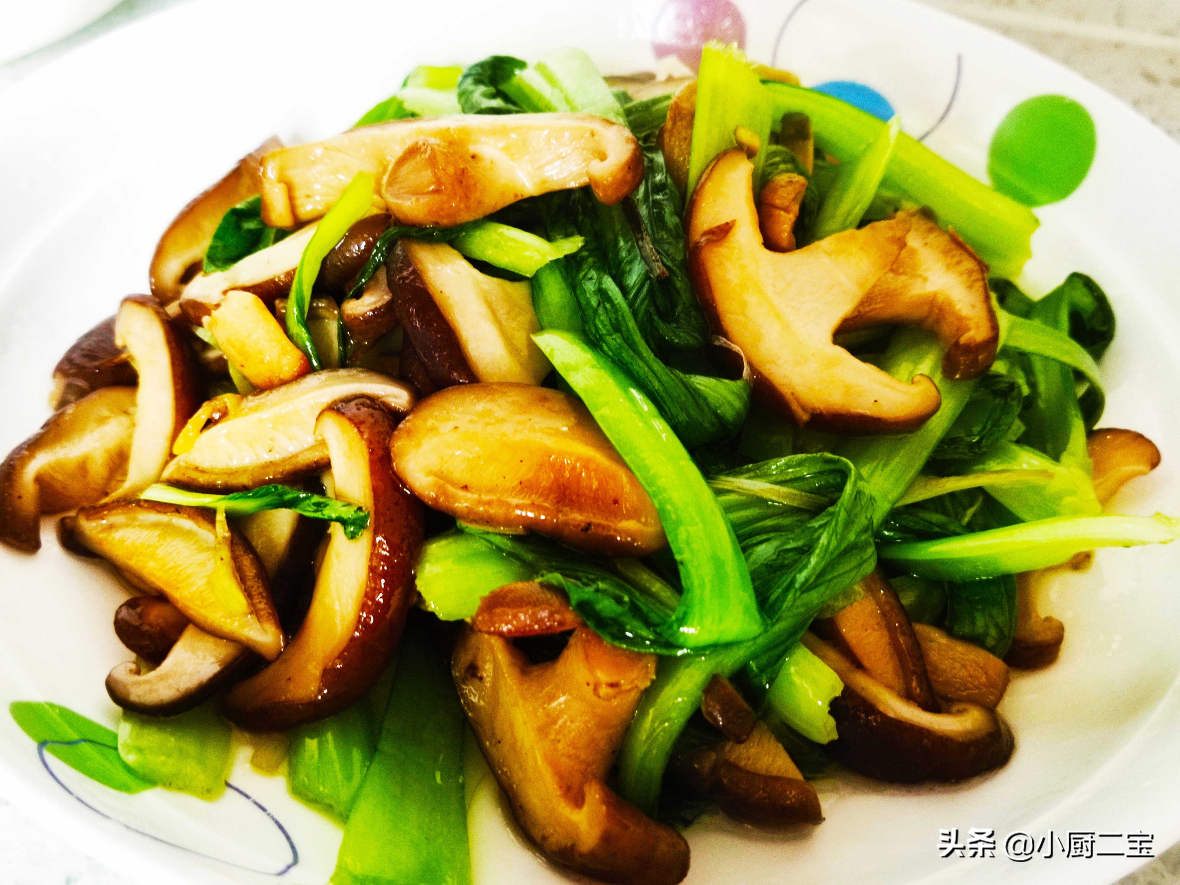 清炒香菇油菜图片