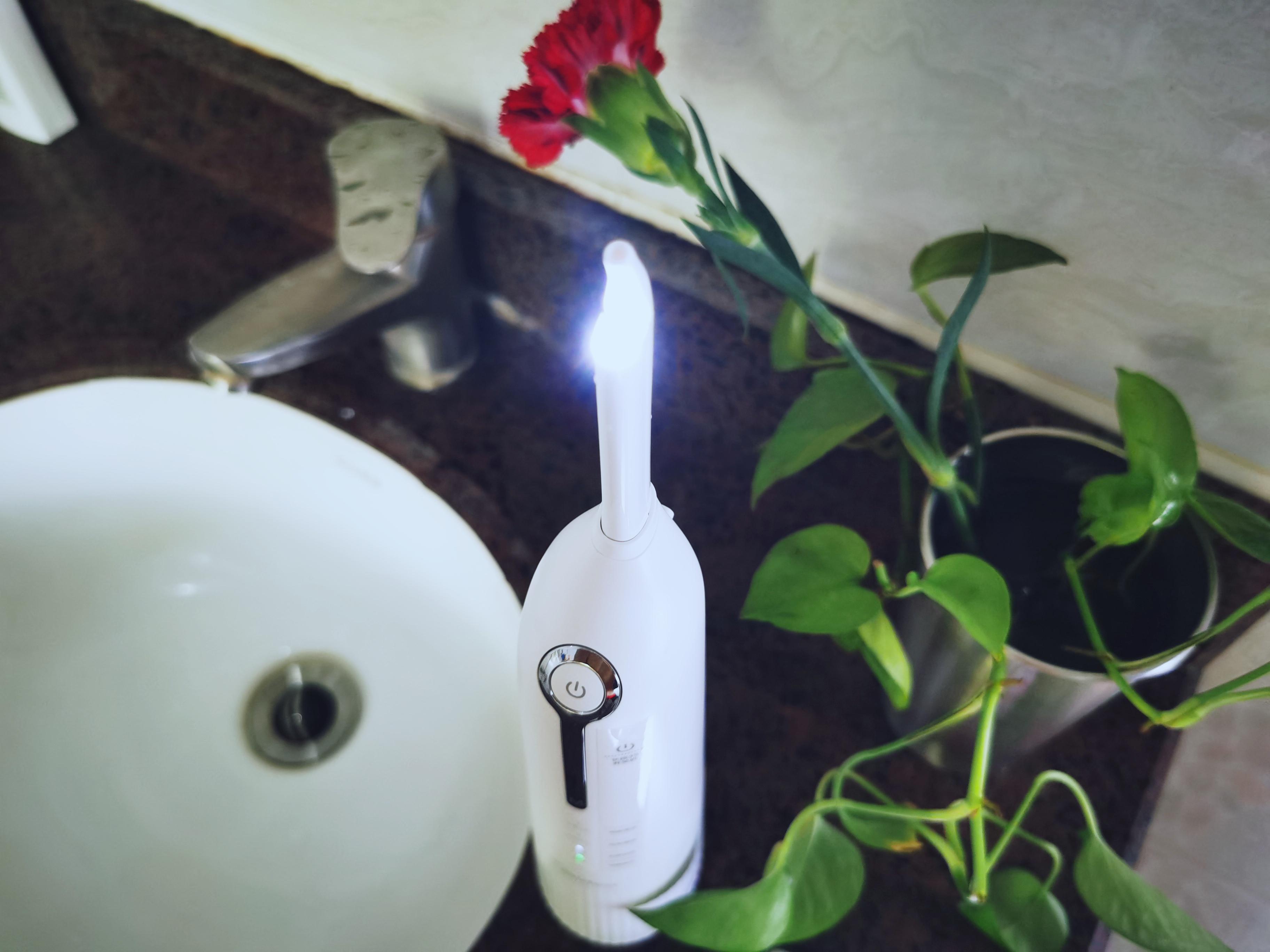 深层护理看得见，美的智能SPA微气泡可视化冲牙器上手实测