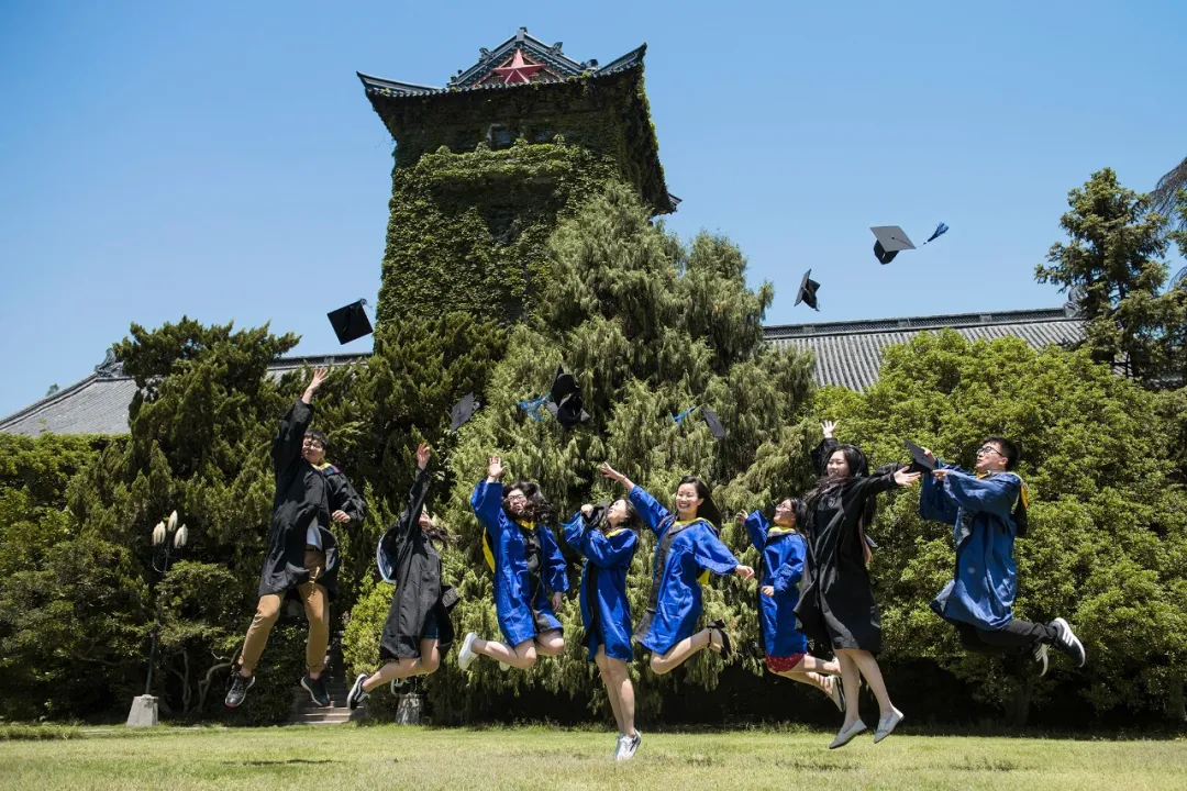 昔日亚洲第一的高校，如何变成“中国最温和的大学”？