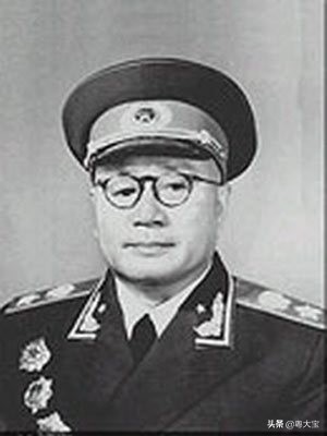 毛主席授予的十大元帅什么级别？朱德排第一证书编号不是001？