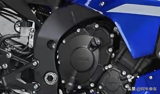 22.98万，雅马哈YZF-R1国内售价公布，最便宜的进口公升级仿赛？