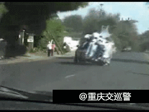 车辆多拉载一个小孩不算超员吗？戳进来看看答案 </p><p>　　 知危险 会避险