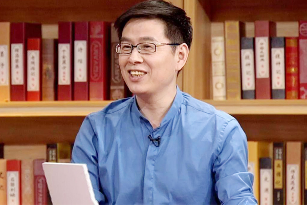 郦波发表了一首七绝，民间高手与其掐架，结果都败给了电脑写的诗