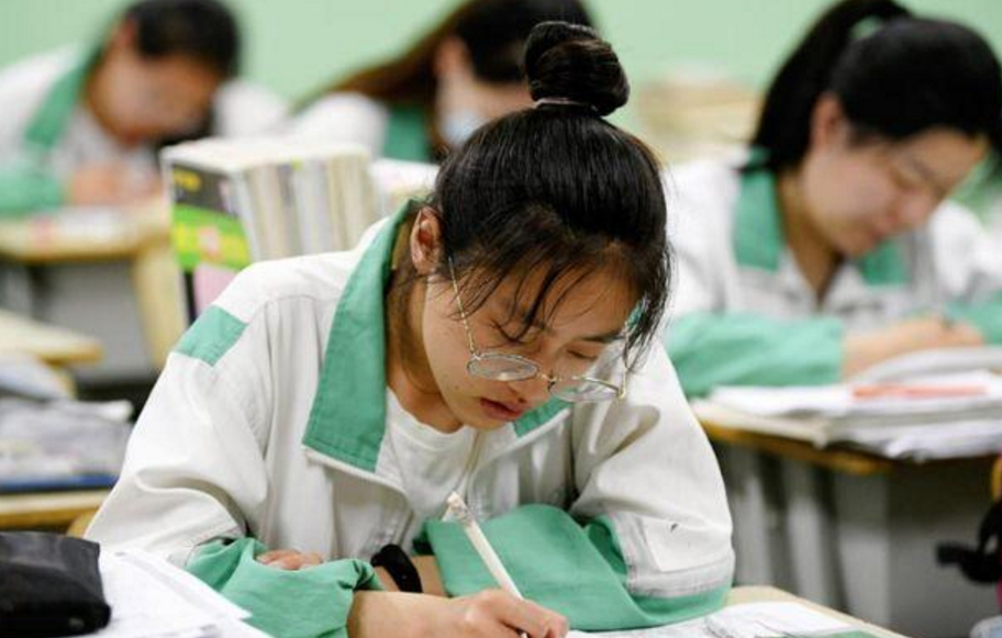 3+1+2新高考选科对学生影响大，“赋分”就像排位赛，让学生头大