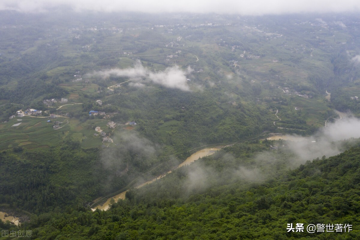 登上山顶的人生感悟诗句(登顶后的诗句和感受)