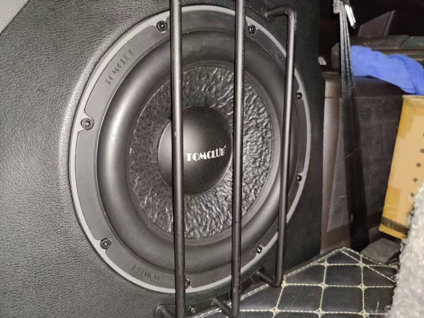 车载低音扬声器类型及应用