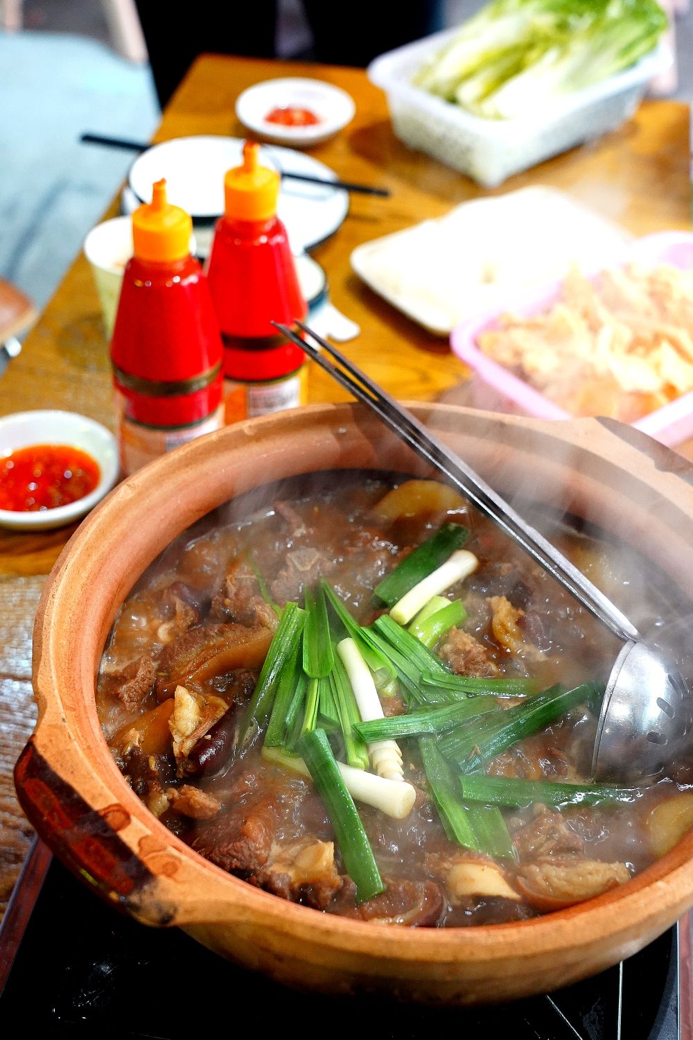 燕塘这家深藏民宅的餐馆,吃到了据说广州仅此一家的脆皮羊肉煲?