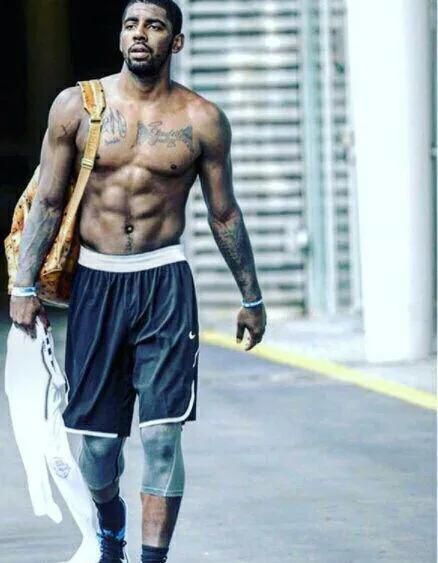 cba為什么身體瘦弱（NBA后衛看似很瘦弱，實則是肌肉男！林書豪肌肉秒殺一大批CBA球員）
