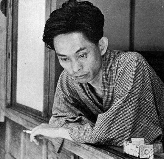 《雪国》：颓废与纯洁的交织，日本文学泰斗川端康成的巅峰之作
