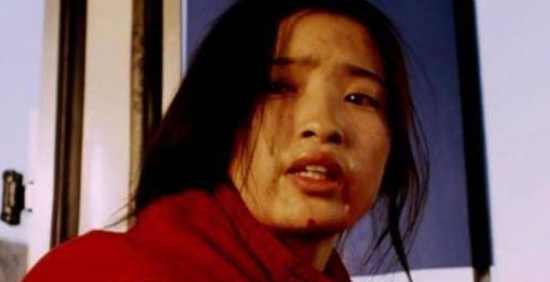 女司机被欺辱，全车乘客视而不见，《车四十四》揭露了人性的冷漠