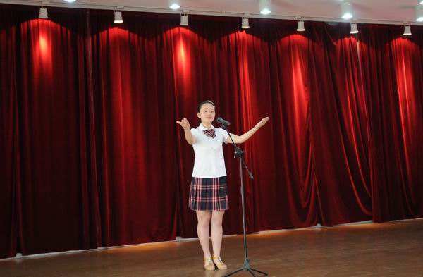 高考状元“性别调查”：女生占比54.5%，20年以来共12次超越男生