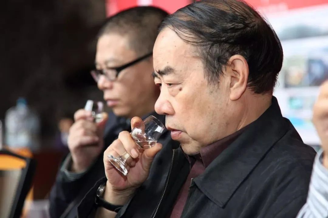 酱香第二、两届国家名酒，郎酒，值得收藏吗？