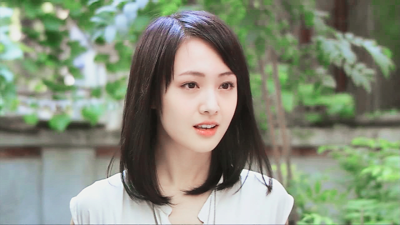 郑爽的家庭背景(郑爽家庭背景,16岁离家,奔北电,这样的人生不丰富?