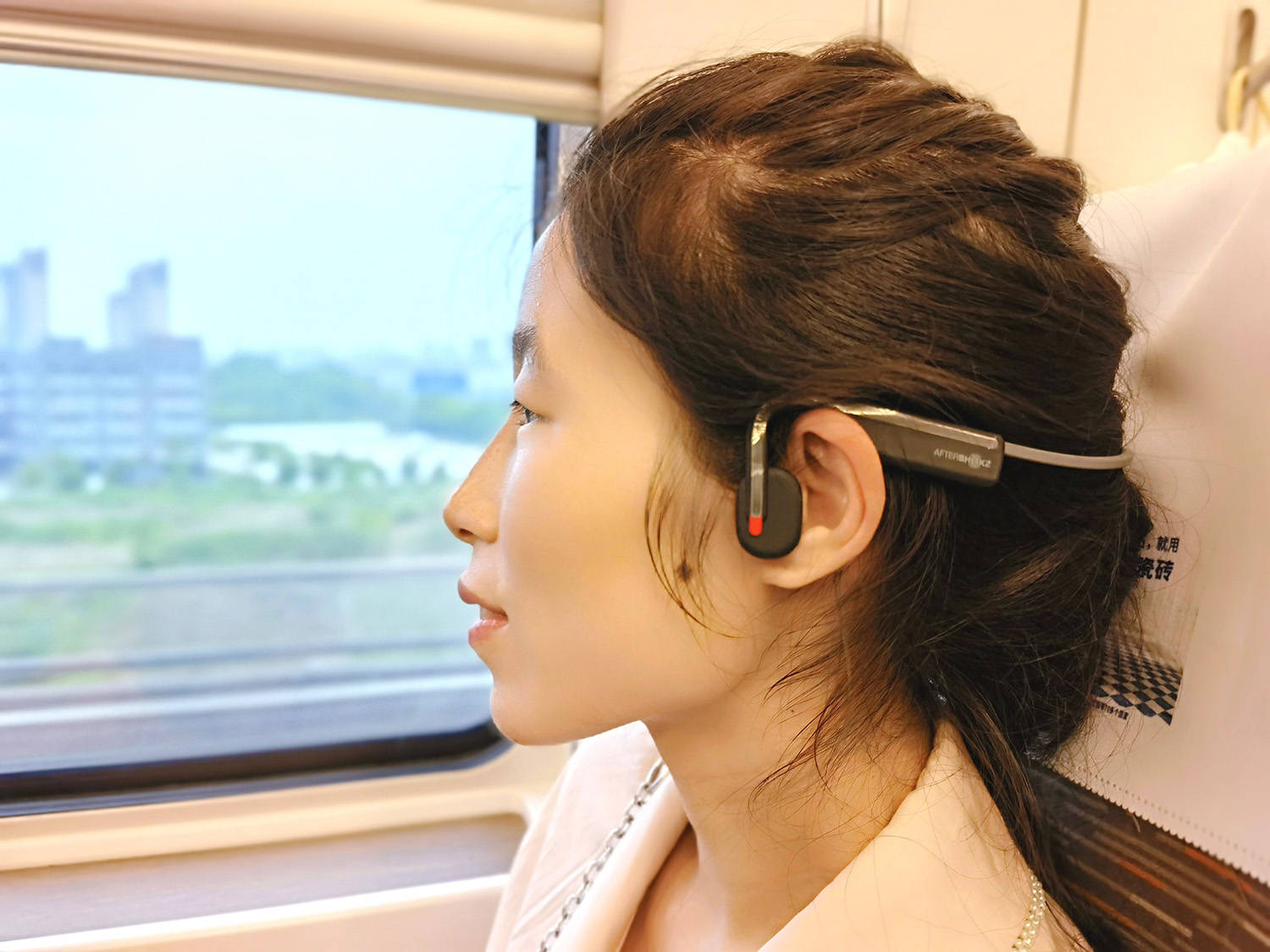 不漏音，才是真正的骨传导