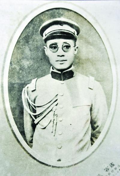 十大元帅在旧军队是啥级别：林彪是上尉，朱德是少将，陈毅是准尉