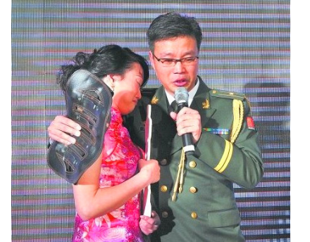 王迅：为了小18岁的王依梓抛弃前妻魏臻，前妻魏臻最后凄惨离世