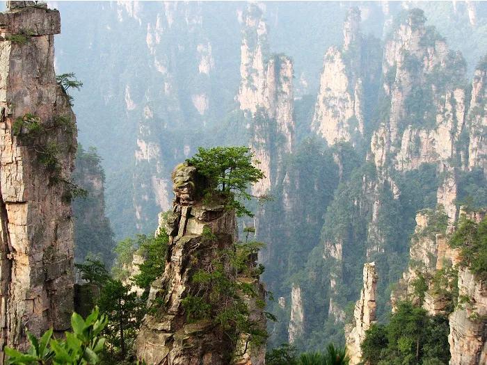 湖南旅游十个必去景区排名，湖南旅游必去的景点有哪些