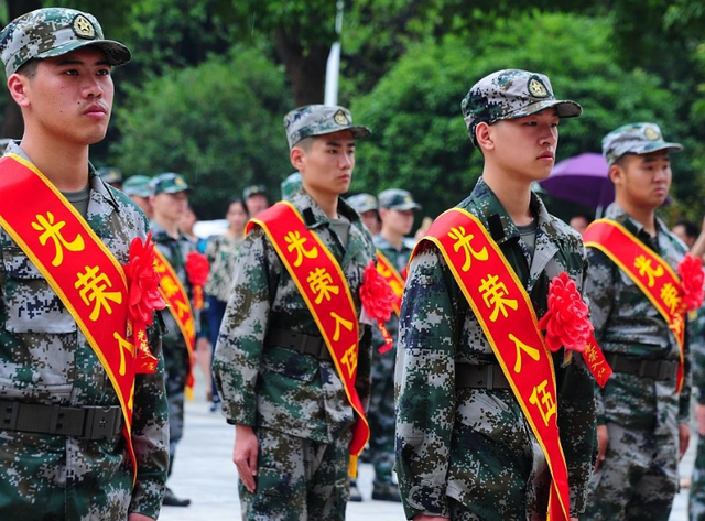 2021年第二次征兵将开始，身高标准有新变化，想参军的学生要知晓