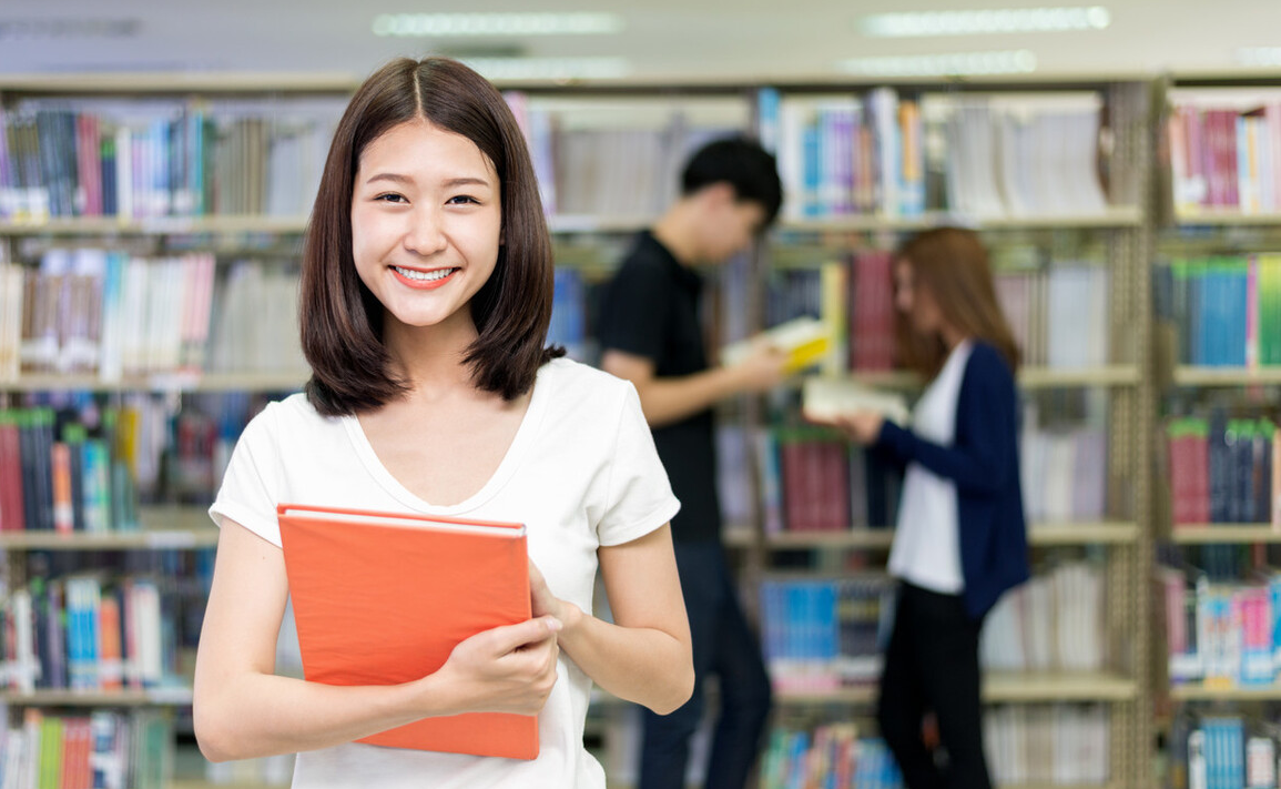 為什么說(shuō)大學(xué)生考公務(wù)員更容易？這4個(gè)優(yōu)勢(shì)，上班后就沒(méi)有了