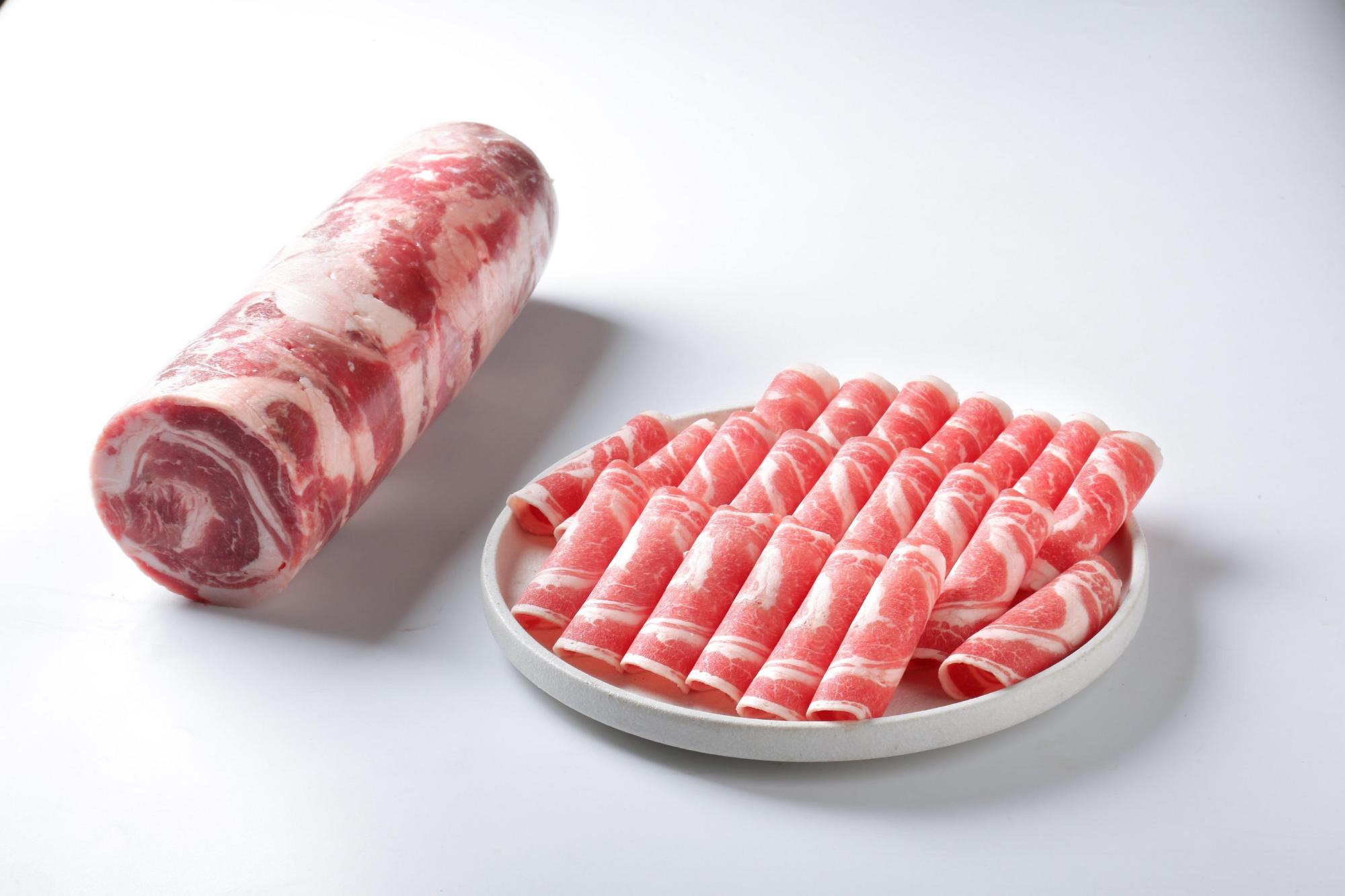 一斤羊肉40元，有的“羊肉片”才20元，一煮就出沫，能吃吗？