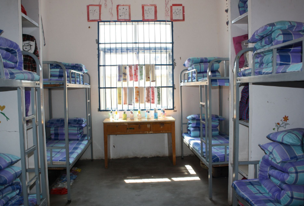 河南某高校试行“男女混住”，另类想法引热议，家长质疑安全性