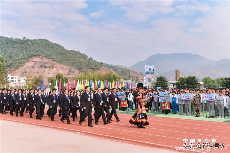凉山州第八届中等职业学校学生职业技能大赛在会东县拉开帷幕