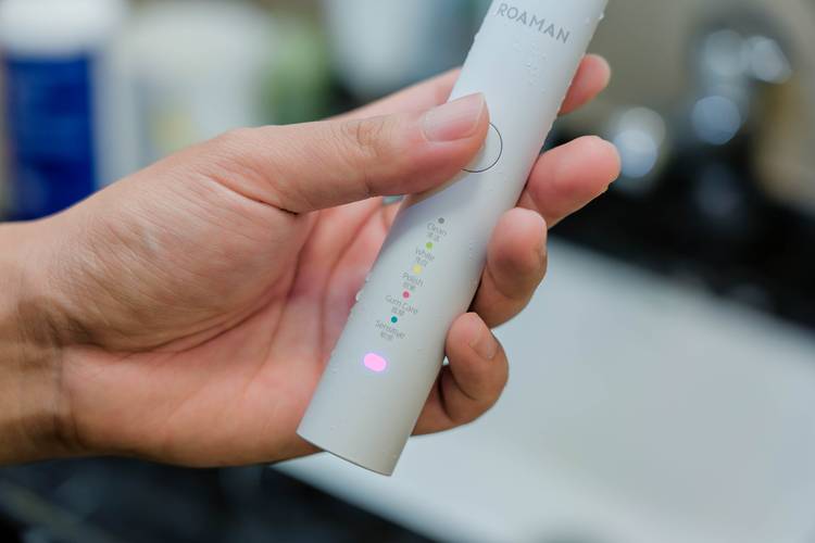 电动牙刷要怎么用？罗曼告诉您