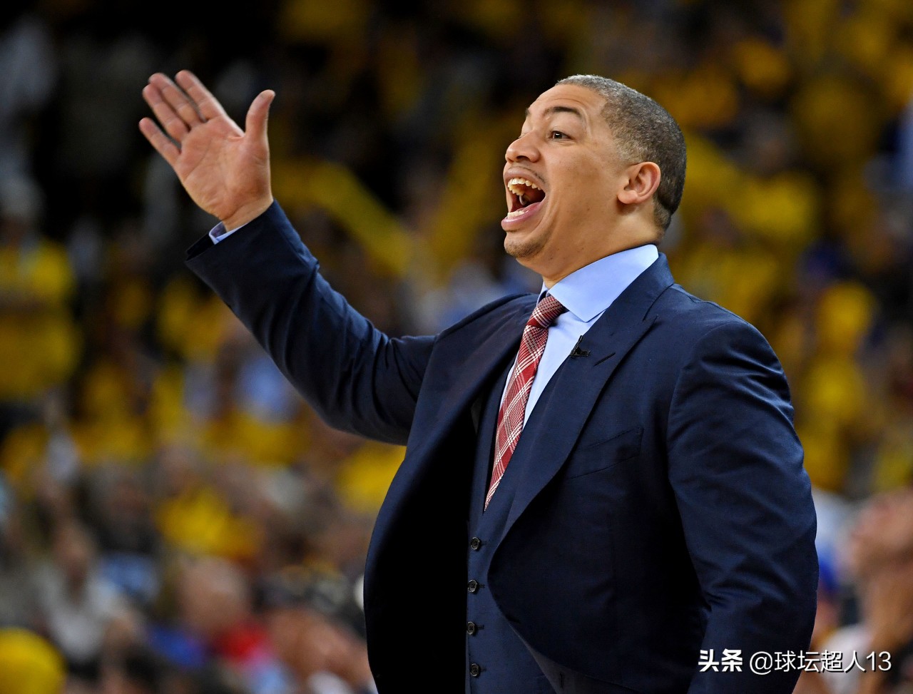 nba有哪些教练有特权(NBA白人教练有特权？里弗斯下课引争议！泰伦-卢成抢手货！)