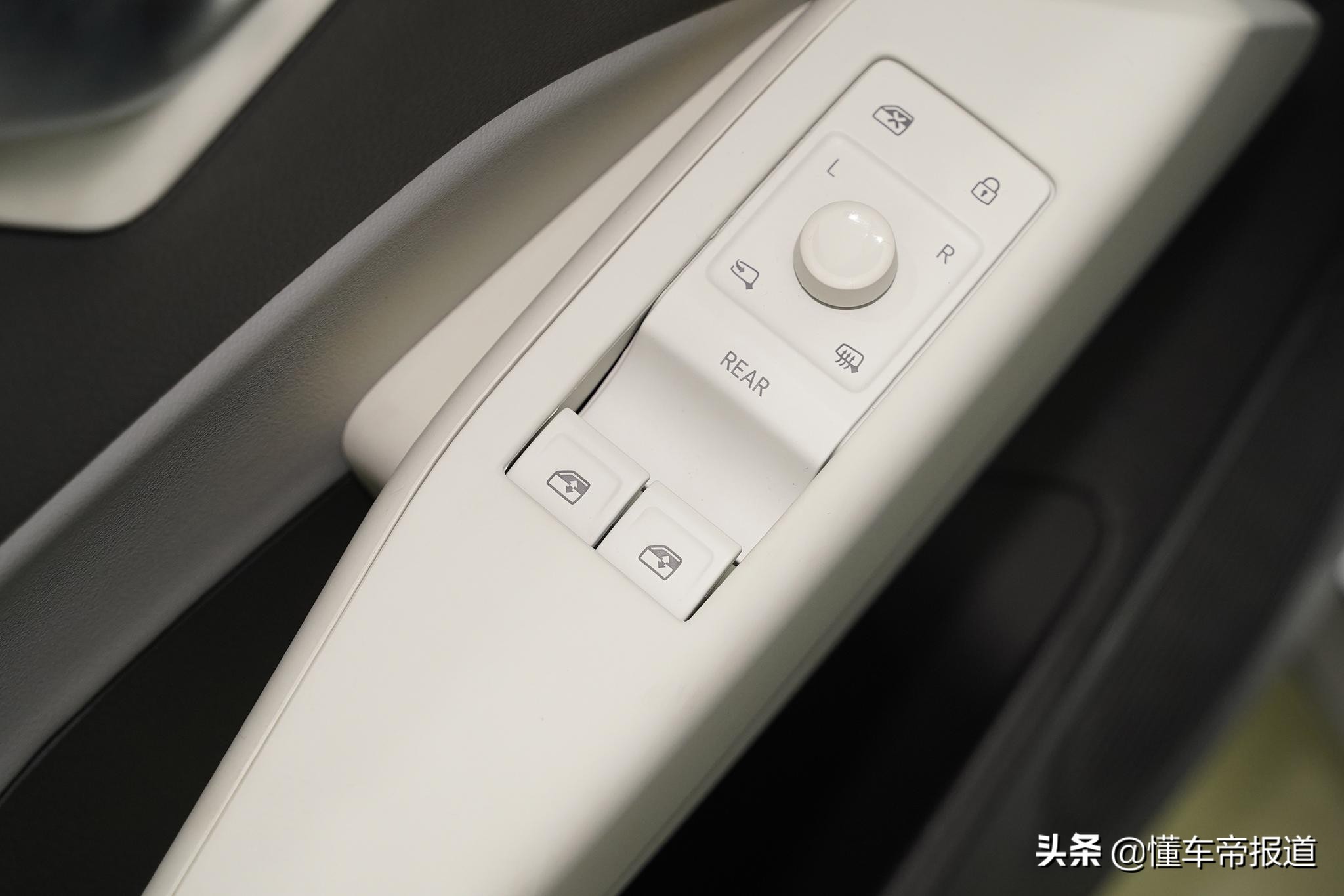 新车 </p><p>　　 售15.9888万元起，上汽大众ID.3上市，NEDC续航里程430公里