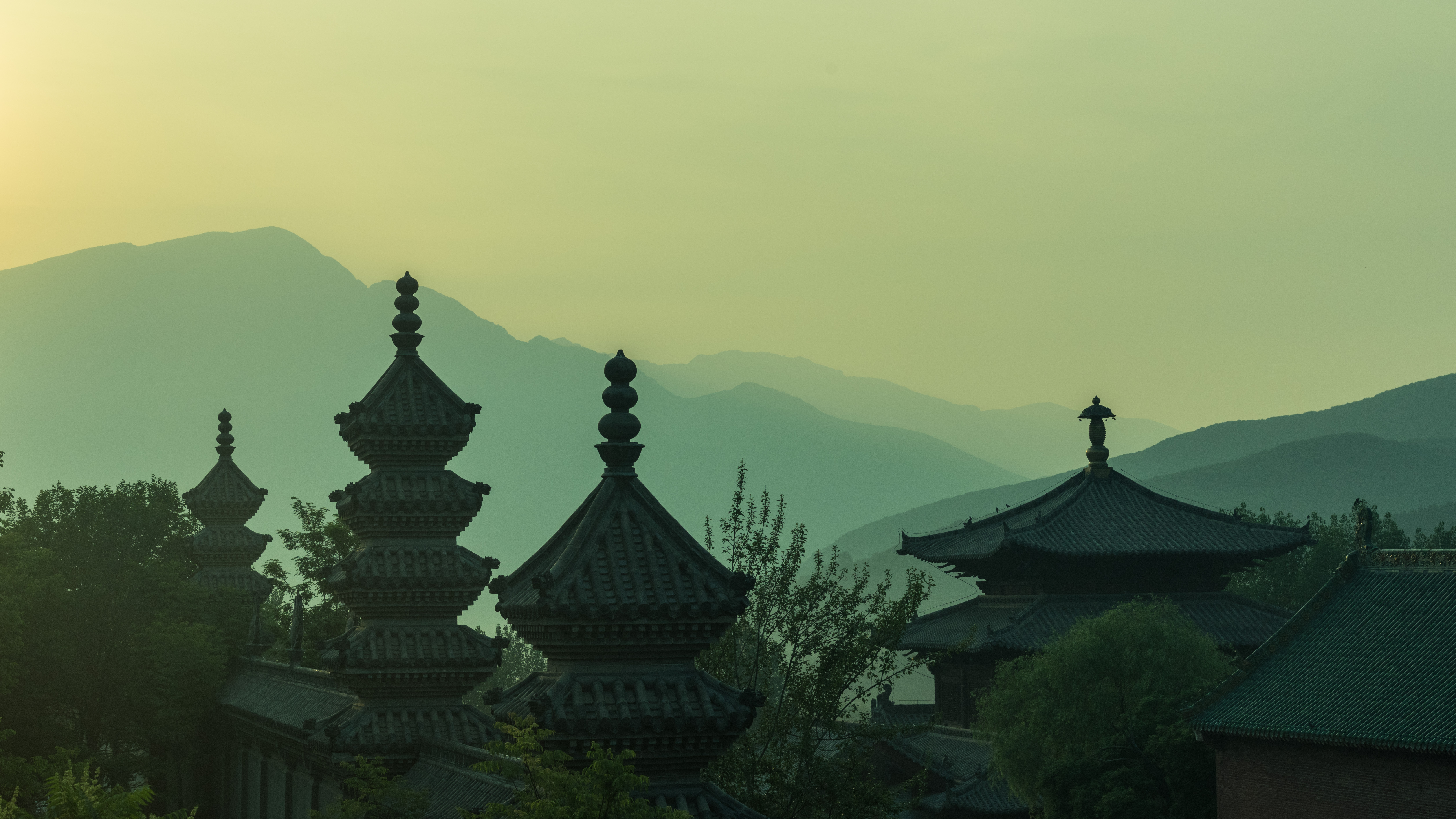 元好问在嵩山时的诗文交游