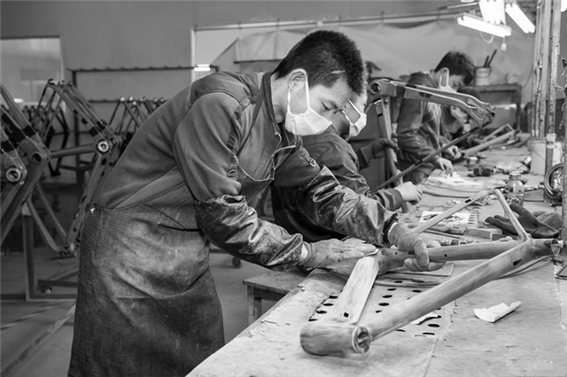 曾是国人骄傲，却沦为低端品牌，凤凰自行车能否重生？