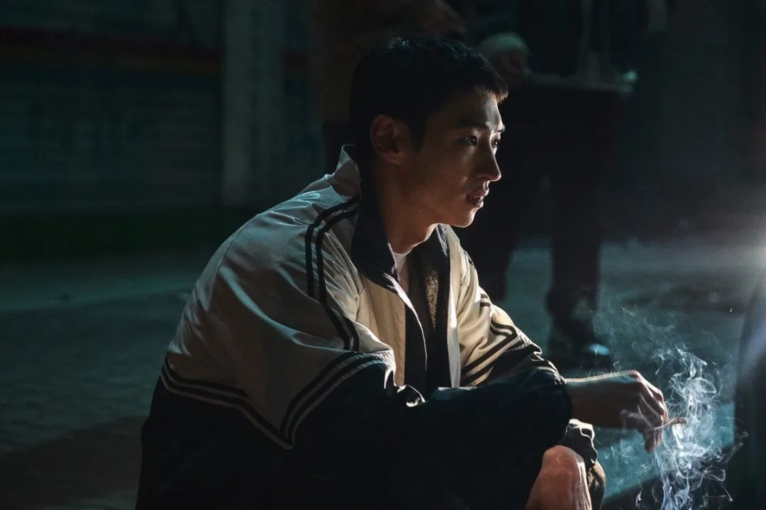 韩国又出爆款电影，男主角拿捏尺度的表演，是电影最大亮点