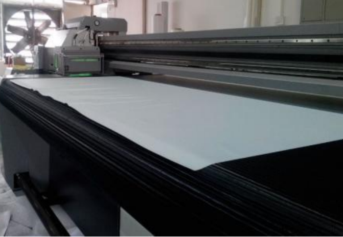 天花軟膜UV打印機使用過程中出現的問題及解決方案