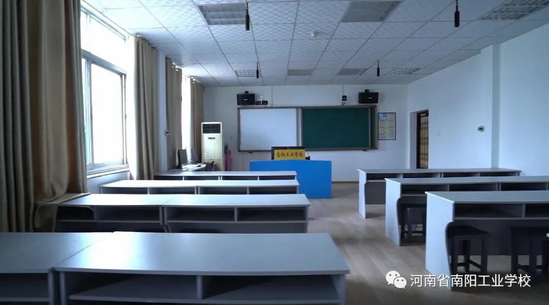 南阳工业学校，国家级重点中专招生，工业机器人，跨境电商专业
