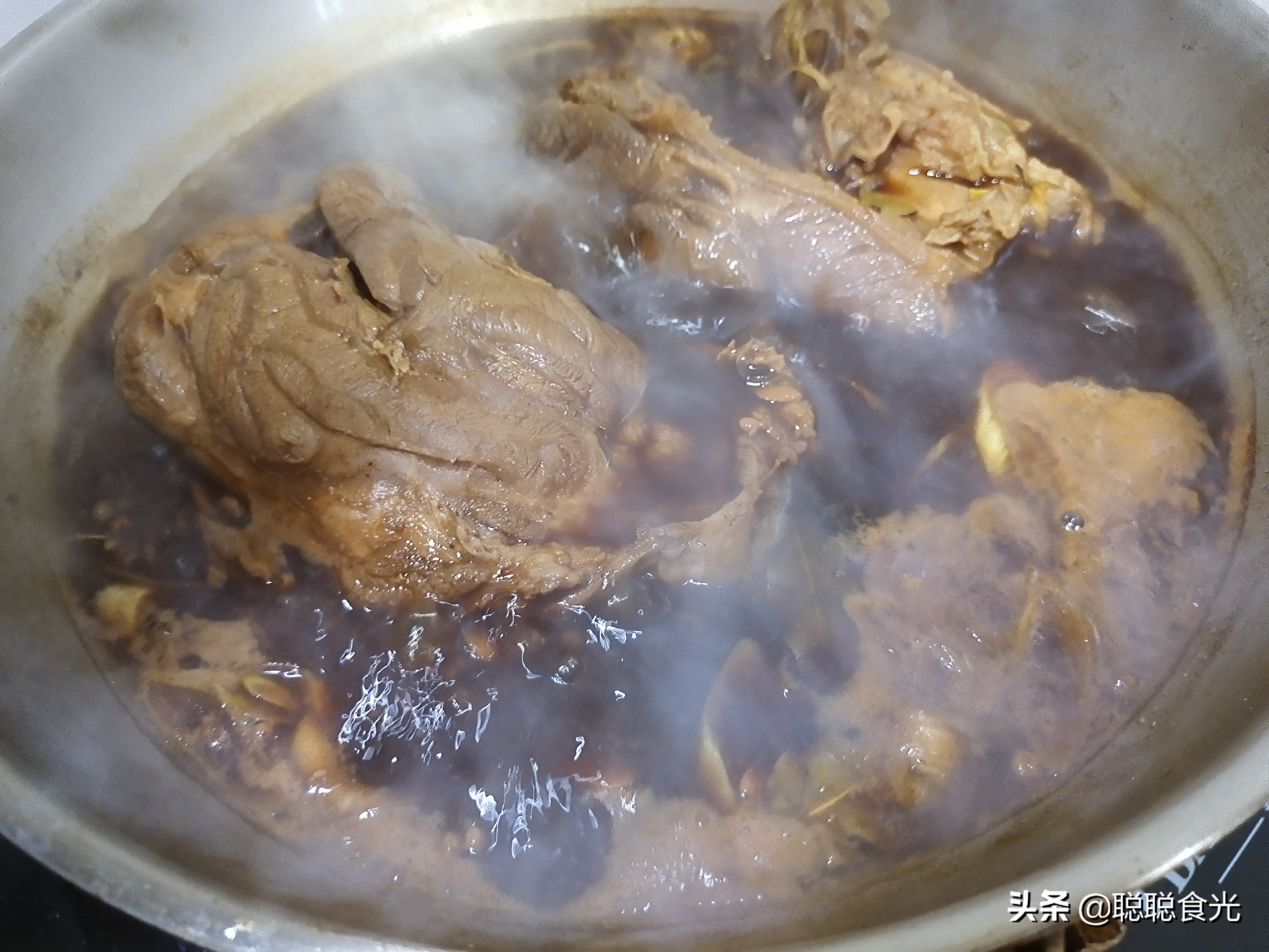 酱牛肉的做法	（牢记1腌2泡3酱牛肉不柴不松散）