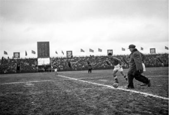 1957年冲击世界杯(开国元勋的足球情结：毛泽东曾当过守门员，贺龙一怒之下解散国足)