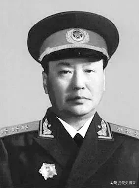 获得三枚一级勋章有多难？十位开国上将未获得，其中三位起义将领