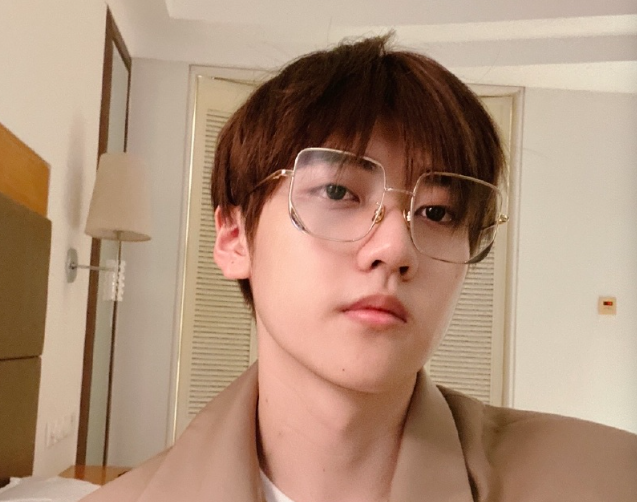 肖战队友被曝高考遇私生！遭对方追丢失身份证，类似情况不止一次