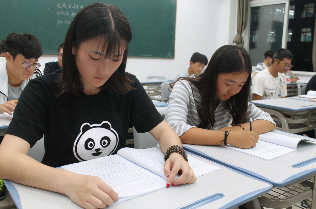 为什么大二不上“晚自习”，大一必须上？辅导员的答案让学生沉默