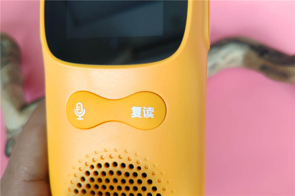 復讀機橫評：牛聽聽超記牛&傾聽者M2S，誰才是海淀媽圈雞娃神器