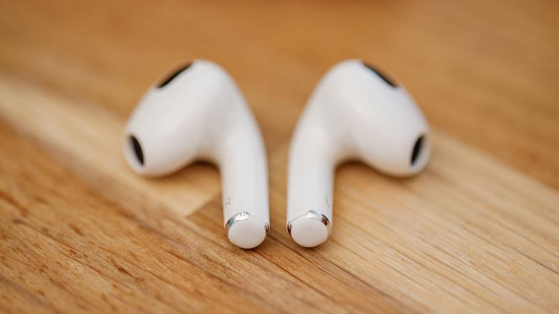 苹果耳机AirPods 3 与 AirPods 2对比：有什么区别，应该选择哪个