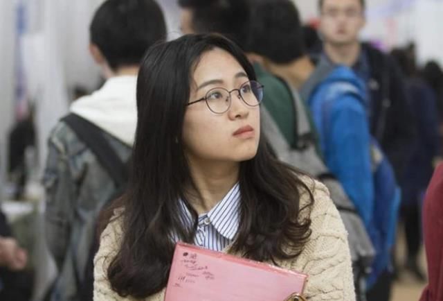 读大专的学生算不算大学生？众人看法不一，教育部门做出如此回答