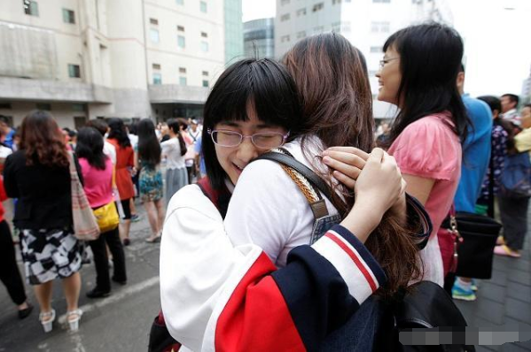 4省通知，2020届复读生迎来“不好消息”，家长：无奈