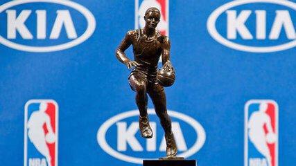 nba历史上的mvp有哪些人(NBA至今共64届MVP：乔丹5个排第二，詹皇4个排第三，排第一的是谁)