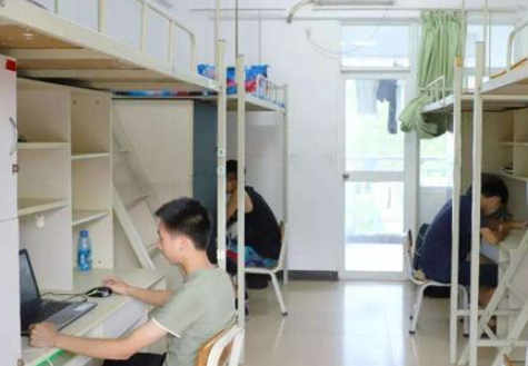 大学生为什么喜欢在图书馆休息，寝室难道不香吗？原因主要有三种