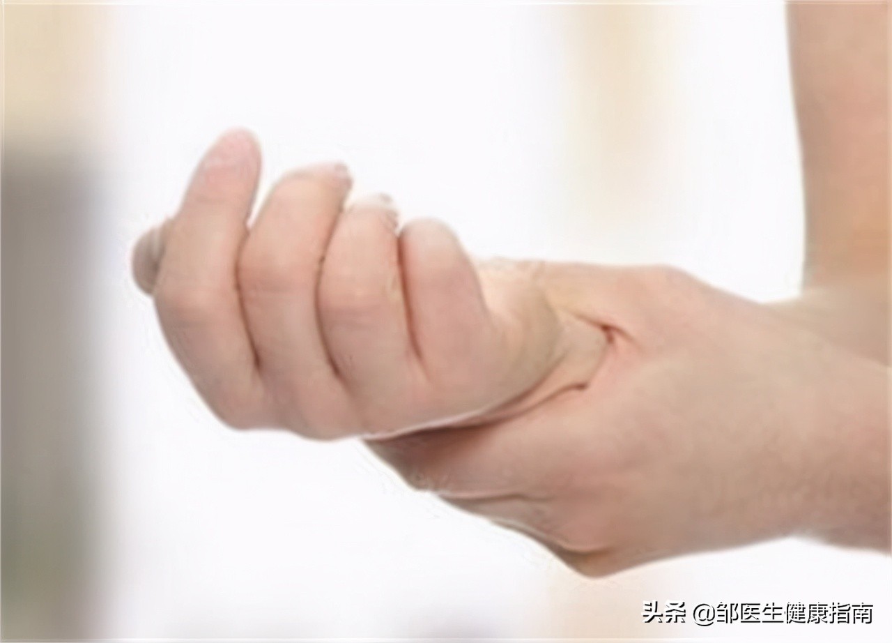 手指肿痛僵硬、有结节，预示着哪些疾病？