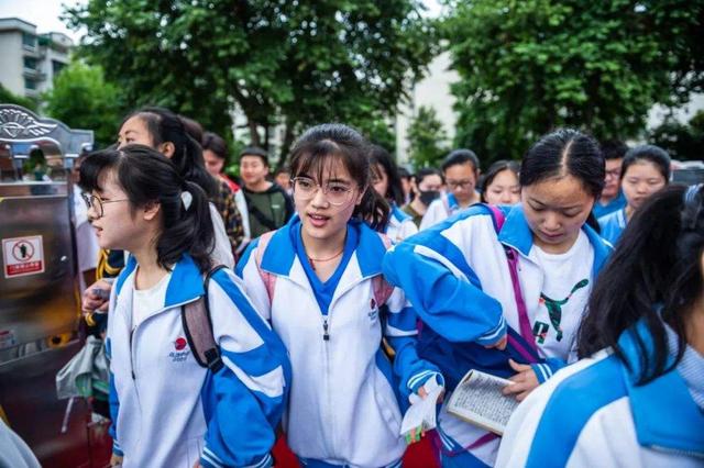 392所野鸡大学曝光，竟有17所国字头高校，家长：为什么不取缔