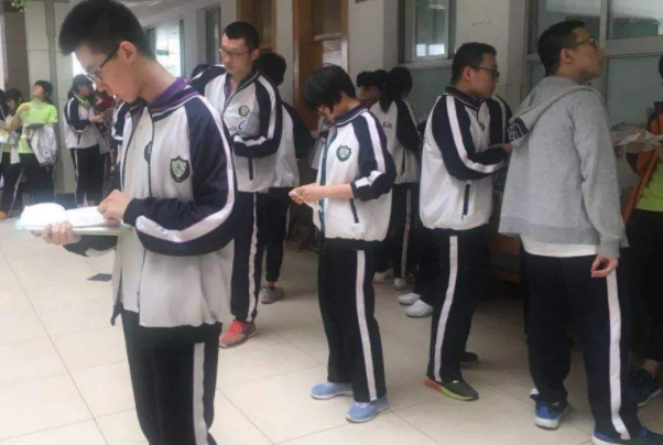 我国百强高中排名大洗牌，衡水中学无缘榜首，黄冈中学辉煌不再