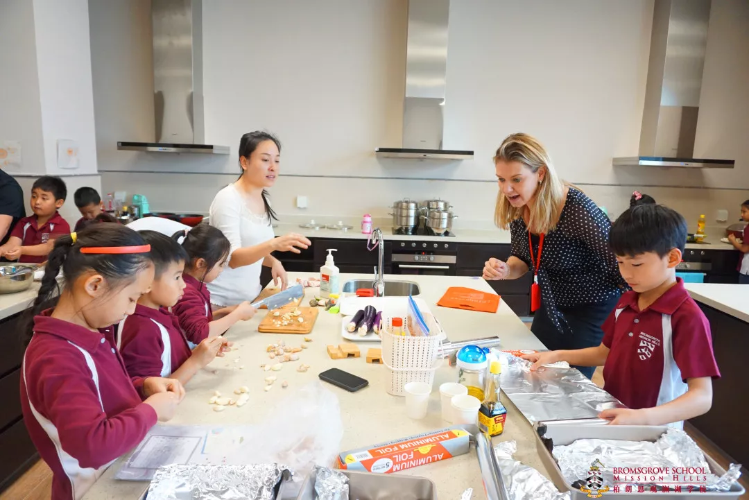 龙华最“神秘”的学校！竟然有550年历史！还是英式教育的典范！